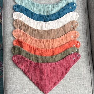 Lot of muslin snap closure kerchief bibs